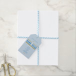 Étiquettes-cadeau Heureux Hanoukka Menorah<br><div class="desc">Personnalisez vos cadeaux Hanoukka pour votre famille et vos amis avec ce design moderne et personnalisable. L'oeuvre présente les mots "Happy Hanoukka" conçus pour ressembler à une menorah avec des bougies qui brillent - chaque lettre représente une des bougies et le mot "Happy" devient la bougie centrale. Customisez-le en ajoutant...</div>