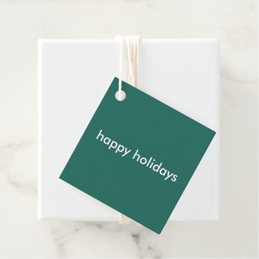 Étiquettes Cadeau Holidays | Simple Forest Green (En situation)