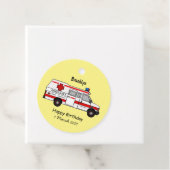 Étiquettes Cadeau Illustration d'ambulance (En situation)