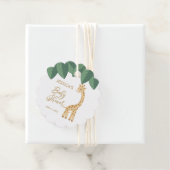 Étiquettes Cadeau Jolie petite girafe avec feuilles de jungle (En situation)
