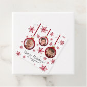 Étiquettes Cadeau Joyeuses fêtes Red Baubles 3 Photo (En situation)