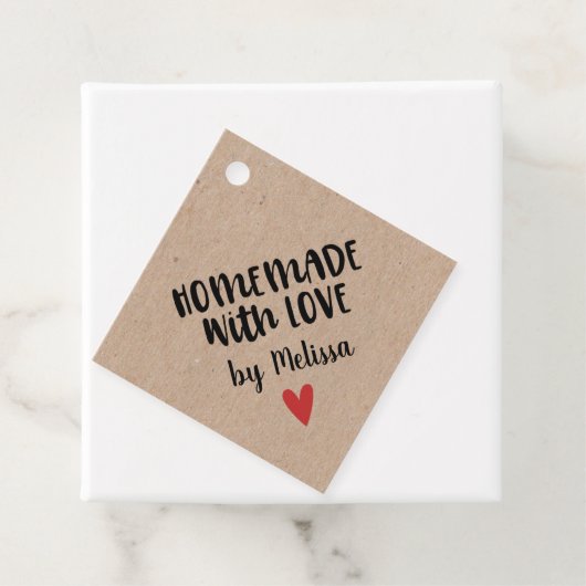 Étiquettes Cadeau Kraft Personnalisé Fait Maison Avec Balises Cadeau (En situation)