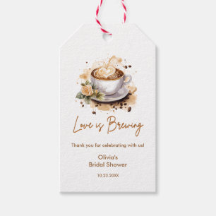 Étiquettes-cadeau L'amour fleuri est en train de préparer un café ma