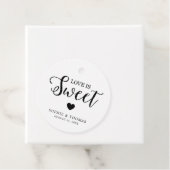 Étiquettes Cadeau L'amour mariage est doux rond (En situation)