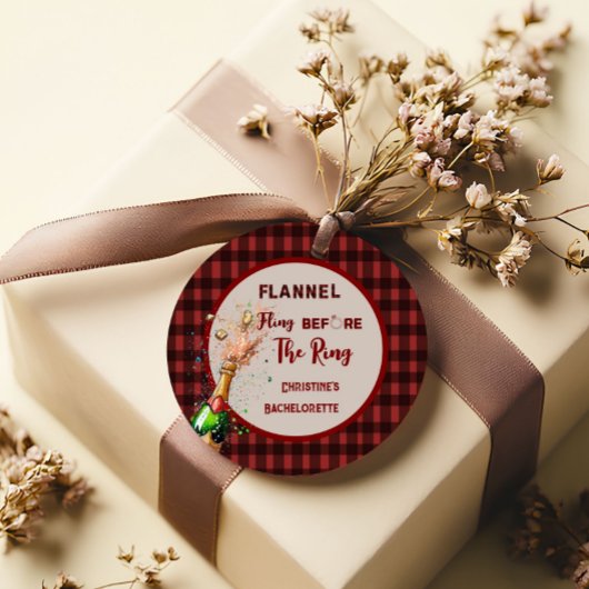 Étiquettes Cadeau Lancer de flanelle avant l'anneau   bachelorette à