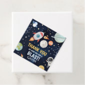 Étiquettes Cadeau L'astronaute spatiale éteint le Carré (En situation)