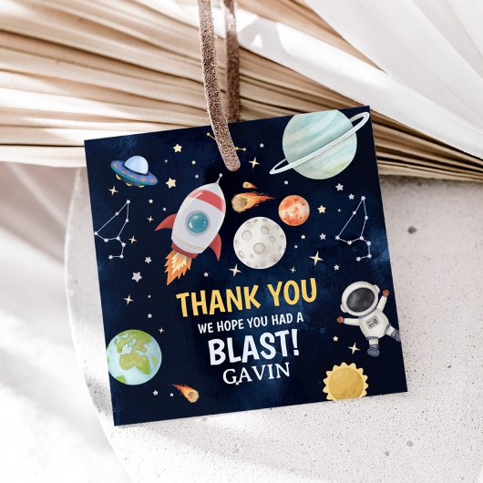 Étiquettes Cadeau L'astronaute spatiale éteint le Carré