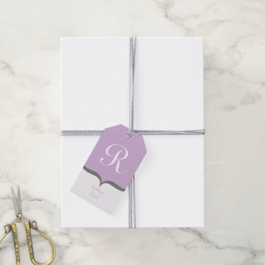 Étiquettes-cadeau Lavender White Grey Monogramme Nom Balises cadeaux (Avec de la ficelle)