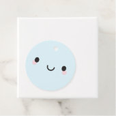 Étiquettes Cadeau Le visage heureux de Kawaii (En situation)