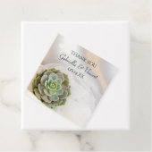 Étiquettes Cadeau Les succulents verts sur le Merci Mariage blanc (En situation)