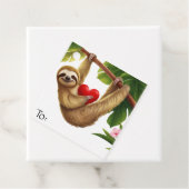 Étiquettes Cadeau Love Sloth Holding Heart Hanging in Tree Valentine (En situation)