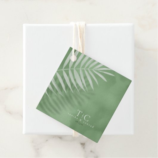 Étiquettes Cadeau Lush Palm Leaf Mariage Moss Green ID956 (En situation)
