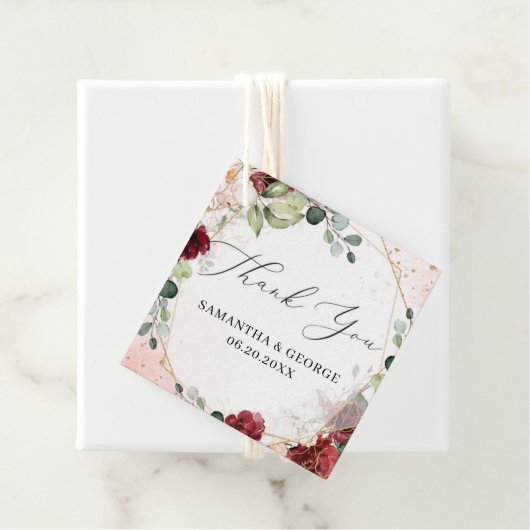 Étiquettes Cadeau Marche de faveur blush bordeaux or vert (En situation)