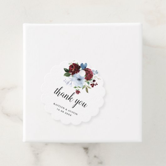Étiquettes Cadeau mariage de fleur bleu roux (En situation)