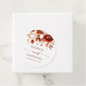 Étiquettes Cadeau Mariage de fleurs Brown rouillées de Bourgogne (En situation)