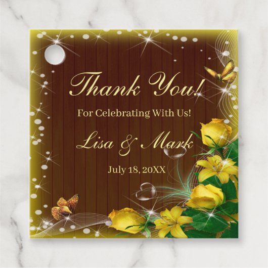 Étiquettes Cadeau Mariage de papillon fleuri en bois foncé rustique (Devant)