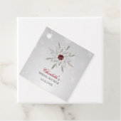 Étiquettes Cadeau Mariage d'hiver aux flocons de neige rouge argent (En situation)