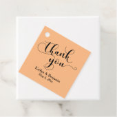 Étiquettes Cadeau Mariage Élégant noir Script Pale Orange Merci (En situation)