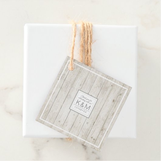 Étiquettes Cadeau Mariage en bois rustique ID515 (En situation)