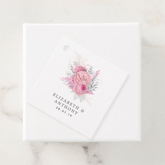 Étiquettes Cadeau Mariage floral rose, argenté et blanc Iridescendan (En situation)