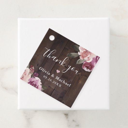 Étiquettes Cadeau Mauve violet bois rustique fleuri merci mariage (En situation)