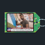 Étiquettes-cadeau Mens Funny 40th Birthday TV News 50th 60th<br><div class="desc">BIG NEWS 40th Birthday Hommes's Funny Breaking News TV Graphic. Est-il au-dessus de la colline ? Utilisez les boutons de personnaliser et les touches fléchées pour déplacer l'image en place... . La grande nouvelle est en train de se produire. Entièrement modifiable et facile à modifier le texte. Changez la photo...</div>