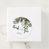 Étiquettes Cadeau Merci à feuillage persistant de Noël (En situation)