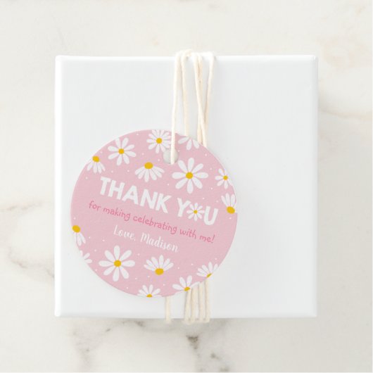 Étiquettes Cadeau Merci d'anniversaire rose Daisy (En situation)