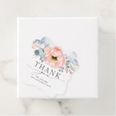 Étiquettes Cadeau Merci de Mariage bleu foncé à fleurs (En situation)