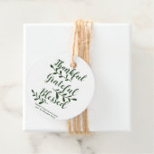 Étiquettes Cadeau Merci gracieuse Bienheureuse typographie vert fonc (En situation)