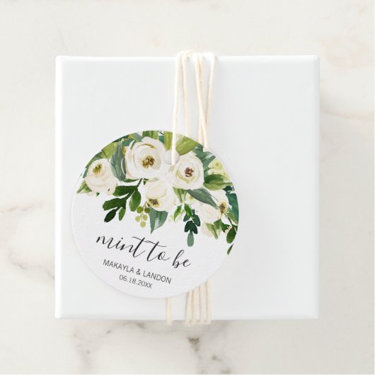 Étiquettes Cadeau Mint To Be Elegant Greenery White Floral Wedding (En situation)