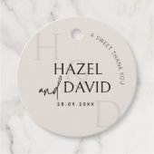 Étiquettes Cadeau Modern Black and Ivory Monogram Minimalist Wedding (Devant)