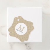 Étiquettes Cadeau Modern Minimal Gold Monogram (En situation)