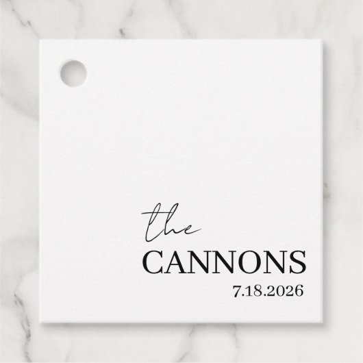 Étiquettes Cadeau Modern Script Wedding Personalized Name Date (Devant)