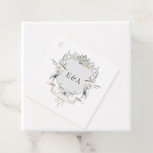 Étiquettes Cadeau Monogram Crest Mariage Lakeside (En situation)