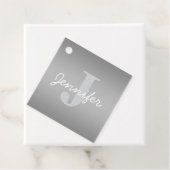 Étiquettes Cadeau Monogramme blanc curé et gris | Couleurs modifiabl (En situation)