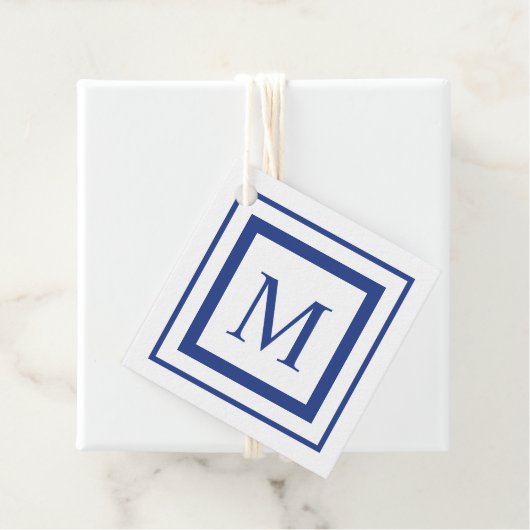 Étiquettes Cadeau Monogramme de bordure carré bleu et blanc (En situation)