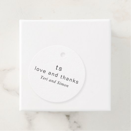 Étiquettes Cadeau Monogramme noir et blanc intemporel Mariage modern (En situation)