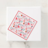 Étiquettes Cadeau Motif de cuisson de cupcake rose violet (En situation)