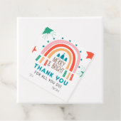 Étiquettes Cadeau Noël Arc-en-ciel Joyeux et lumineux (En situation)