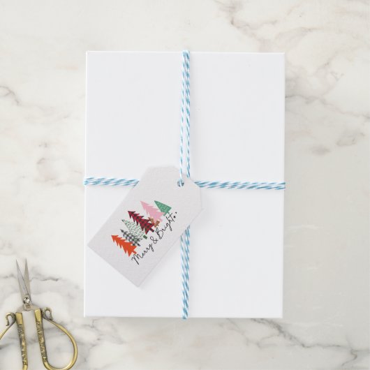 Étiquettes-cadeau Noël Joyeux et design de pin clair (Avec de laficelle)