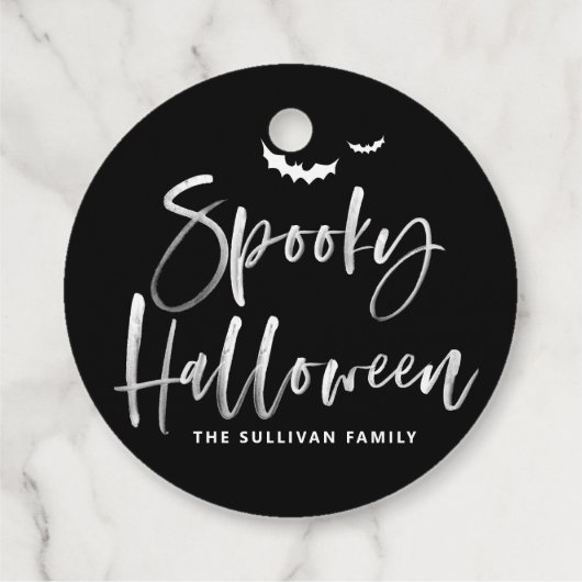 Étiquettes Cadeau Noir et blanc Éffrayant Halloween Brush Calligraph (Dos)