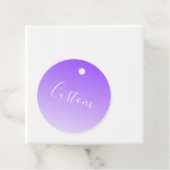 Étiquettes Cadeau Nom de script cursif & ombre violet clair modifiab (En situation)