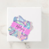 Étiquettes Cadeau Nom du monogramme d'iridescendance rose-fille (En situation)