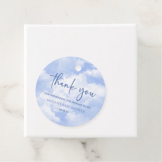 Étiquettes Cadeau Nous Sommes Sur Cloud Neuf Baby shower Bleu (En situation)