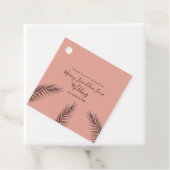 Étiquettes Cadeau Palm Tree Foilage main dessin papier Kraft (En situation)