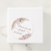 Étiquettes Cadeau Pampas Floral Bohème Rose Pop it When She Pops (En situation)