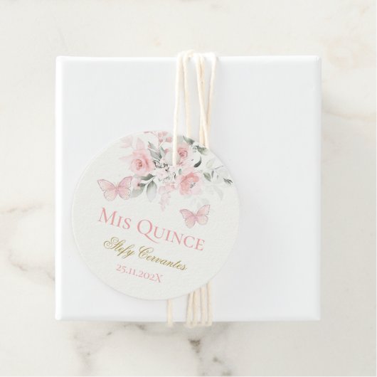 Étiquettes Cadeau Papillon rose Quinceañera (En situation)