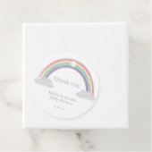 Étiquettes Cadeau Pastel Rainbow Baby Shower (En situation)