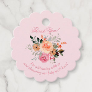 Étiquettes Cadeau Peach rose Floral Baby Girl est sur le chemin